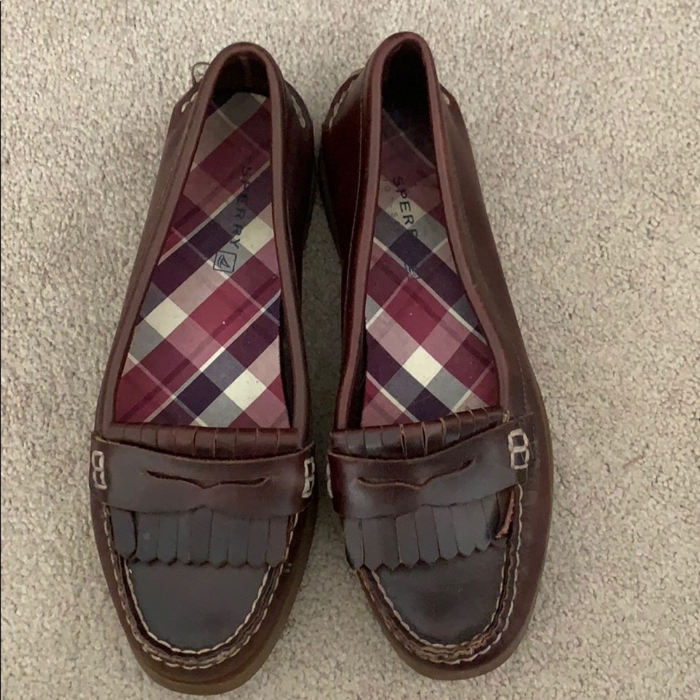 Sperry size 8 penny loafer with fringe